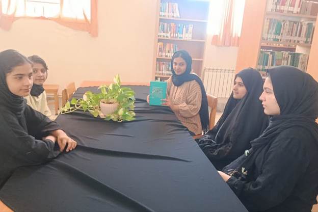 برگزاری برنامه‌های فرهنگی ویژه کودکان در کتابخانه عمومی شهید محمدعلیپور یونسی شهرستان بجستان