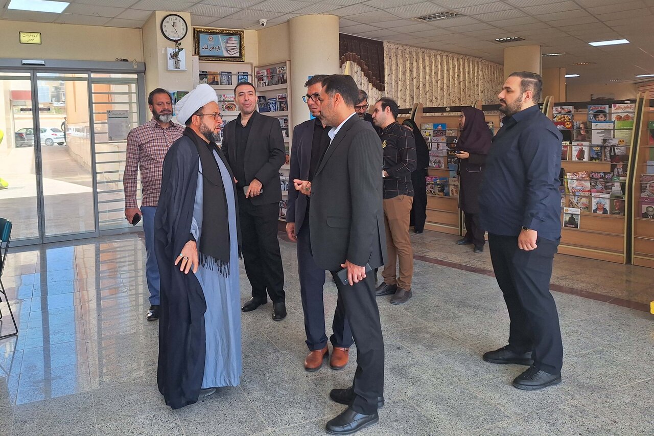 مسئولان استانی از کتابخانه مرکزی ایلام بازدید کردند