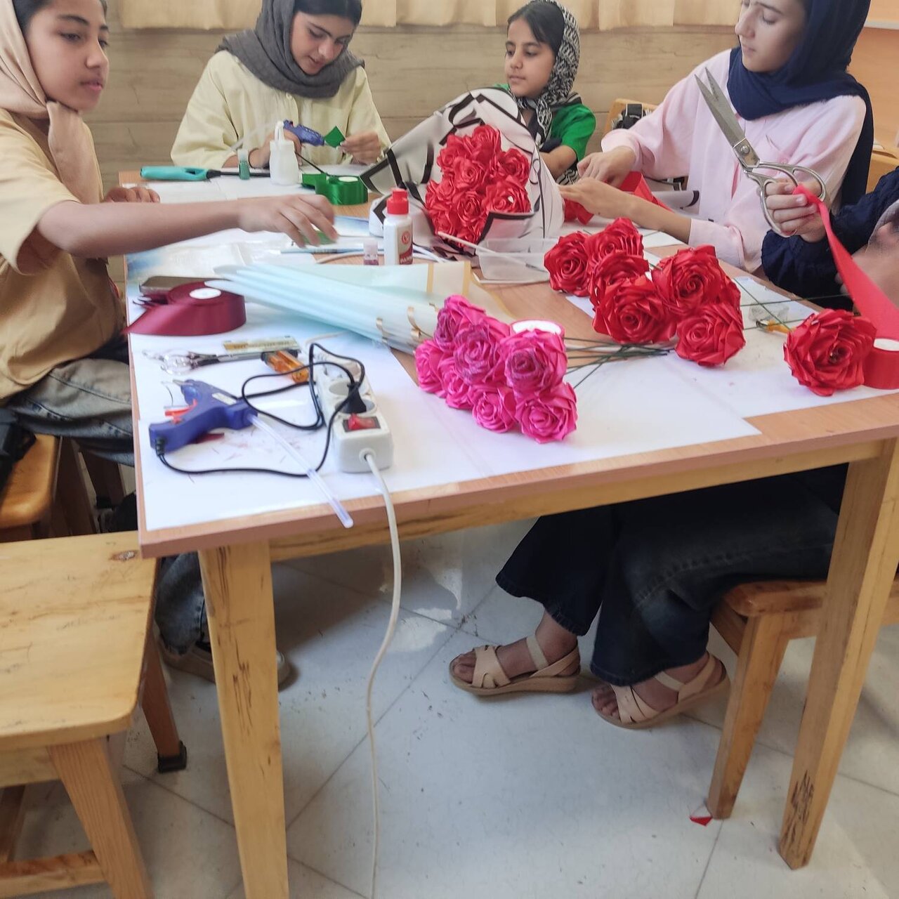 از نمایشگاه کتاب آینه بصیرت و کلاسهای تابستانی تا محفل صائب نازک سخن و دوره مهارتهای تربیتی
