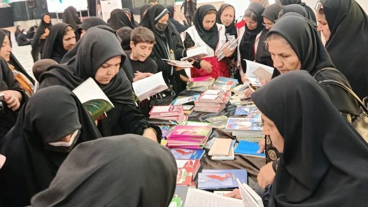 تجلی پیوند فرهنگ و حماسه؛ طنین کتابخوانی در میان همبستگی سترگ مردم مسجدسلیمان
