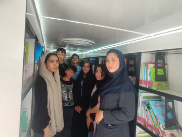 مسابقه نقاشی و پویش «باید برخاست» در کتابخانه سیار شهرستان قرچک
