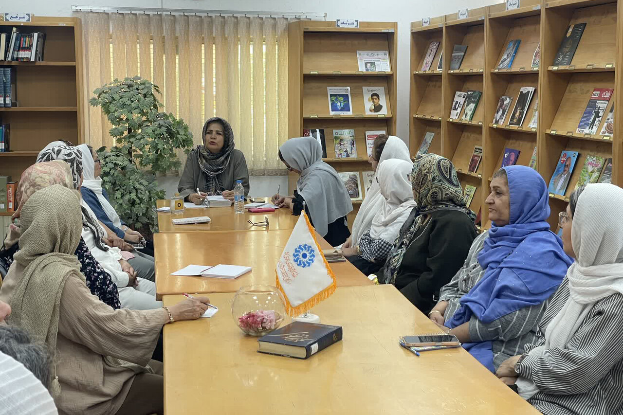 نشست همخوانی منظومه «خسرو و شیرین» در کتابخانه حجت‌الاسلام میرجعفری