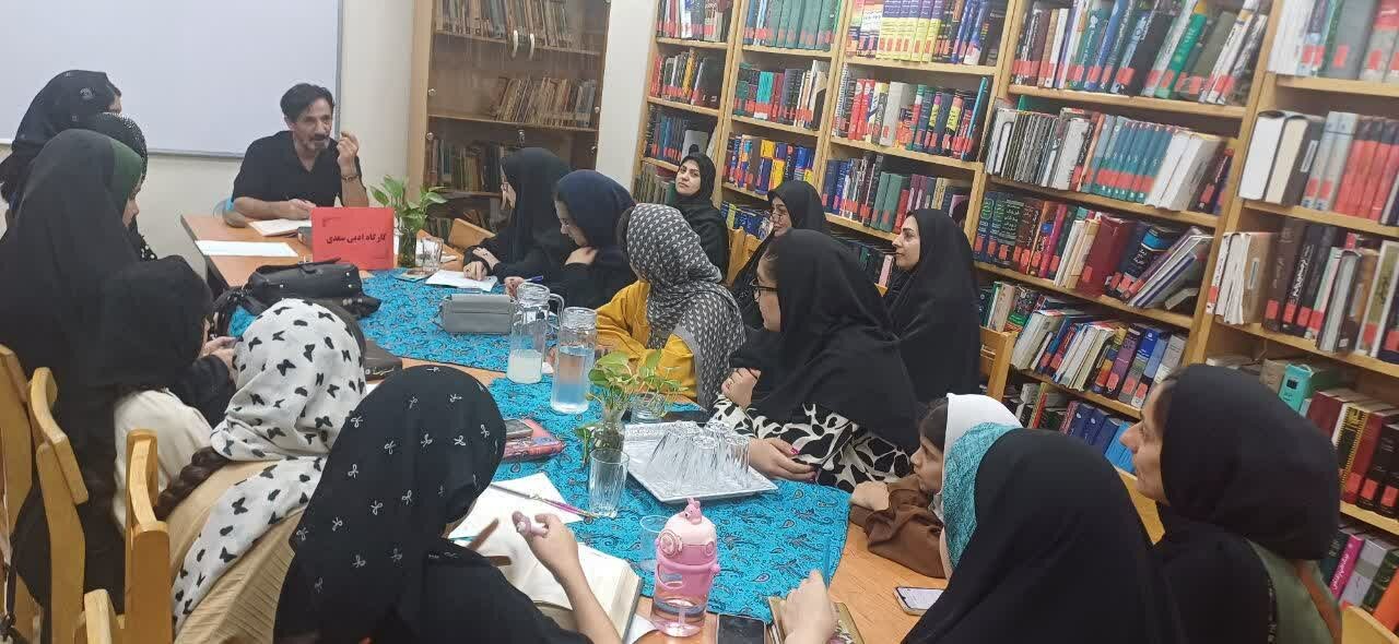 برگزاری برنامههای فرهنگی و آموزشی در کتابخانههای عمومی استان تهران