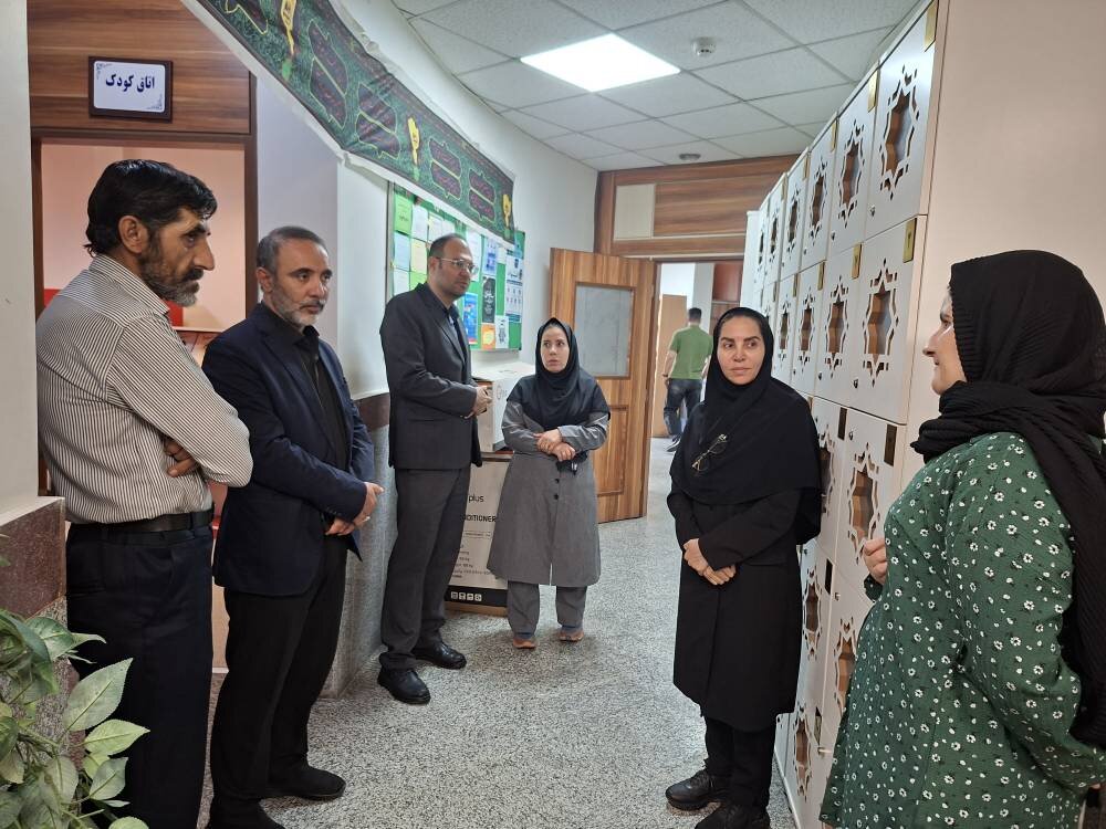 حضور در جلسه انجمن تا دیدار با کتابداران و بازدید از پروژه های عمرانی