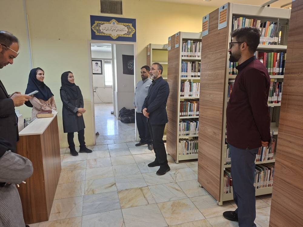 حضور در جلسه انجمن تا دیدار با کتابداران و بازدید از پروژه های عمرانی