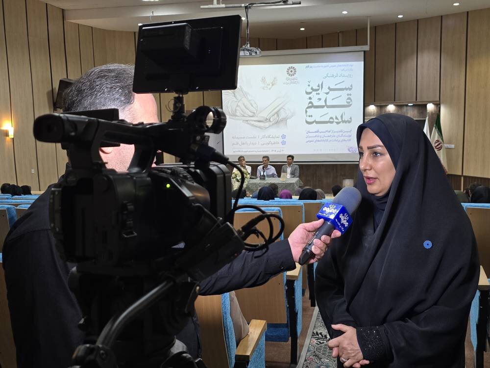 رویداد فرهنگی «سَر این قلم سلامت» در قائمشهر برگزار شد