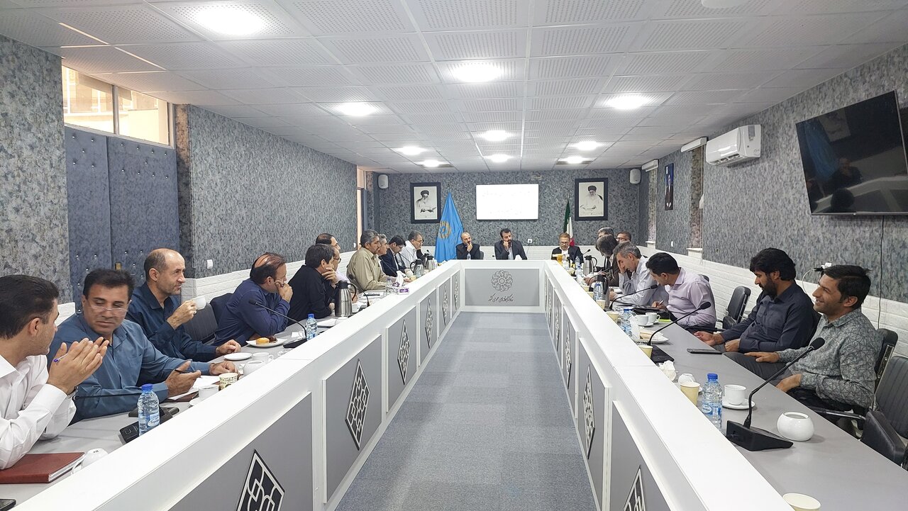 بررسی برنامهها و مسائل کتابخانههای عمومی استان در شورای اداری