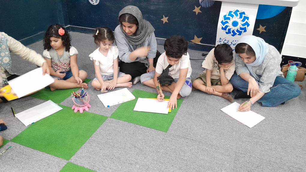 میزبانی کتابخانه مرکزی خوزستان از کارگاه خلاقانه و تعاملی «مادر و کودک»