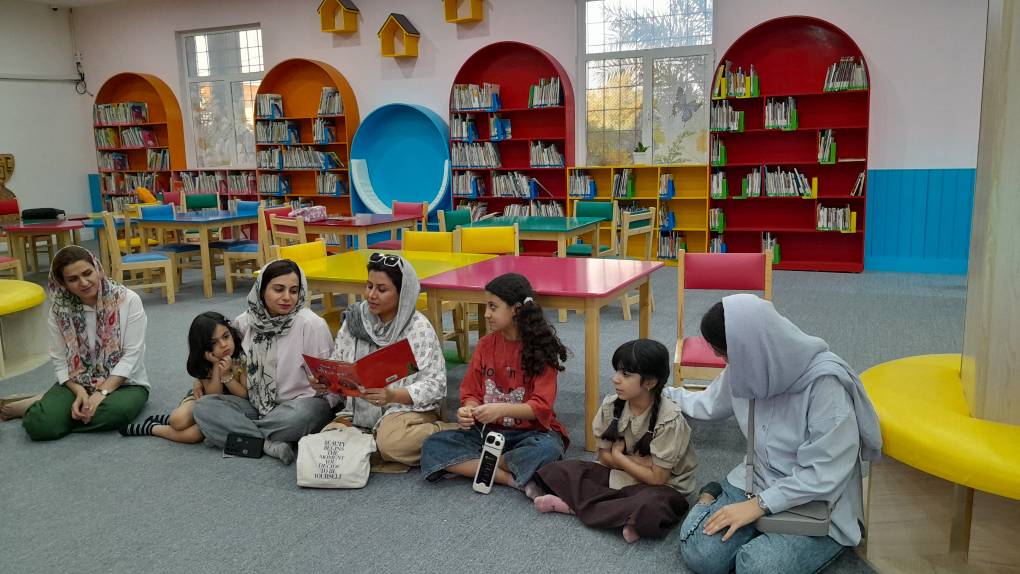 میزبانی کتابخانه مرکزی خوزستان از کارگاه خلاقانه و تعاملی «مادر و کودک»