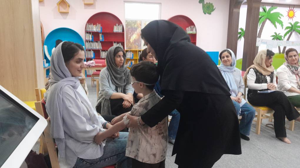میزبانی کتابخانه مرکزی خوزستان از کارگاه خلاقانه و تعاملی «مادر و کودک»