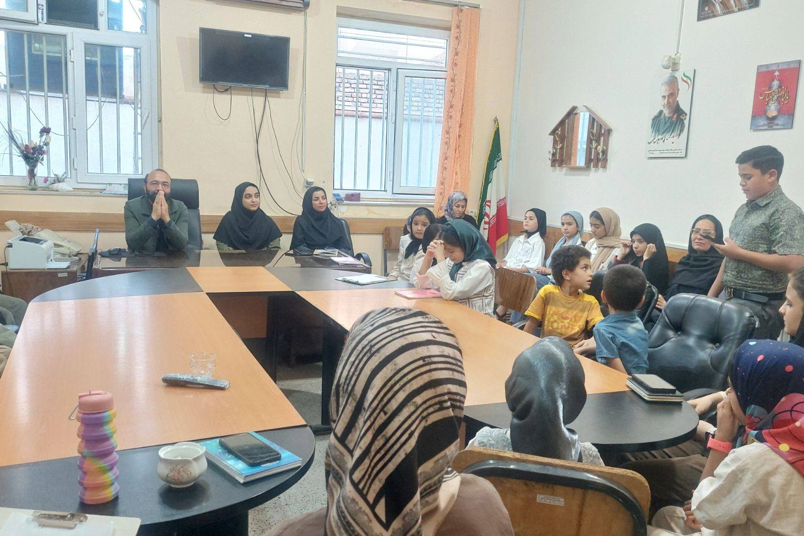 «خانه دوم اهالی فرهنگ»؛ کتابخانه عمومی استاد احمد آرام میزبان برنامههای متنوع ادبی و فرهنگی