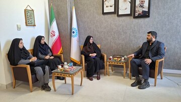 بازدید مدیرکل دفتر امور زنان و خانواده استانداری گیلان از کتابخانه مرکزی رشت