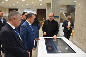 تأکید بر نقش کتابخانه مرکزی تبریز در تقویت همکاری‌های فرهنگی ایران و قزاقستان