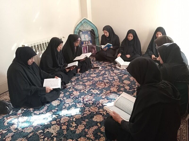 محفل قرآنی درکتابخانه عمومی روح‌الامین گرگاب برگزار شد