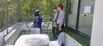 بازدید سیامک محبوب؛ معاون توسعه و ترویج کتابخوانی نهاد کتابخانه‌ها از کتابخانه شهید باهنر