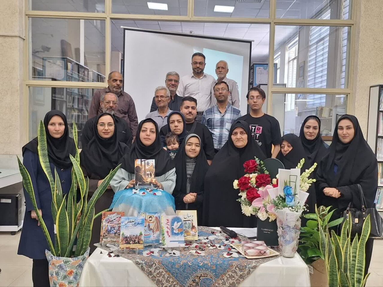 رونمایی از رمان «محیا» اثر منیره صفرپور در کتابخانه عمومی علامه طباطبایی شهرستان شهرضا