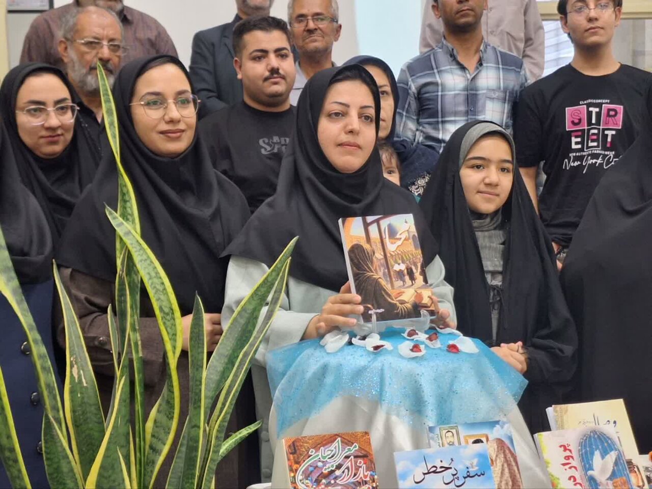 رونمایی از رمان «محیا» اثر منیره صفرپور در کتابخانه عمومی علامه طباطبایی شهرستان شهرضا