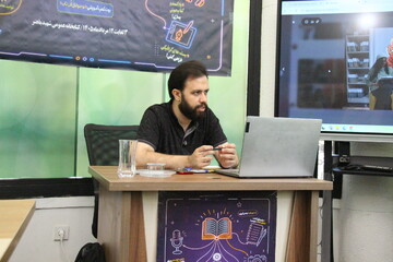 حمید فروغی،استاد عکاسی با موبایل/دومین روز «آکادمی ترویج خواندن»