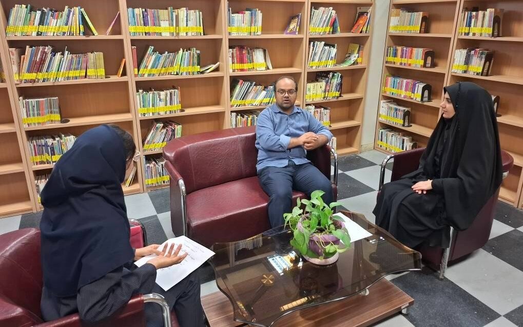 جلسه هم‌اندیشی کارشناسان پایگاه سلامت با مسئول کتابخانه عمومی شهید مطهری