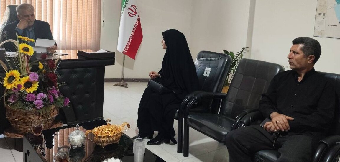دیدار رئیس اداره کتابخانههای عمومی شهرستان پاکدشت با نماینده مردم در مجلس شورای اسلامی