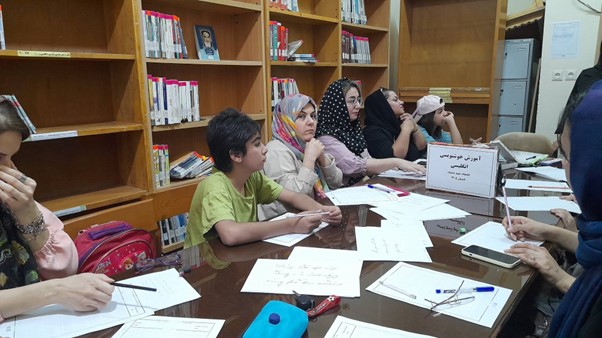 کارگاه رایگان خوشنویسی خط انگلیسی در کتابخانه شهید مسعود پیشبهار بهبهان برگزار شد