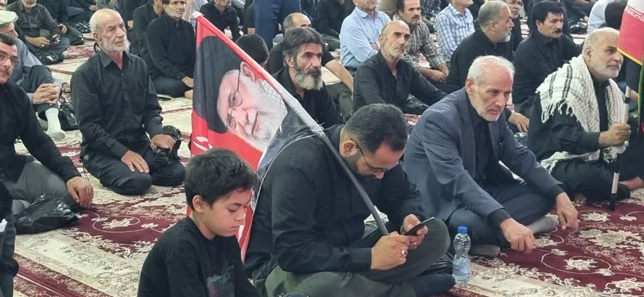 برگزاری مراسم گرامیدشت قائد شهید امت با مشارکت کتابخانه آیت‌الله محمدی در مصلای شهرستان گلپایگان