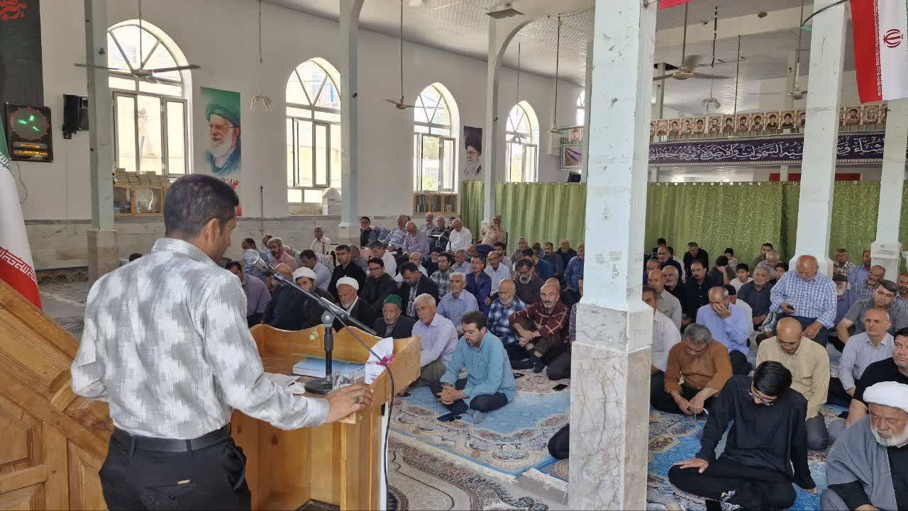 «کتابیار» به نماز جمعه رسید/ معرفی محفل ادبی کتابخانه عمومی شهید چمران در جمع نمازگزاران