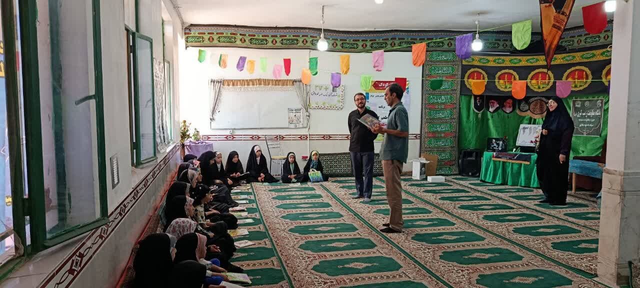 استقبال پرشور کودکان روستای کسب از برنامه فرهنگی «تابستان با طعم کتاب»