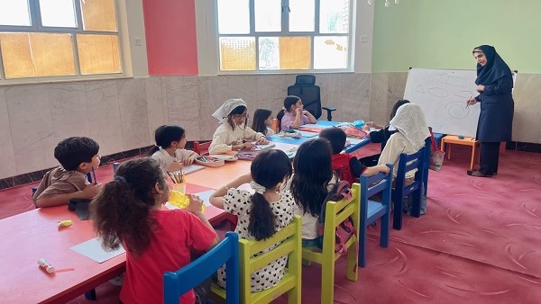 کلاس آموزش نقاشی ویژه اعضای کودک در کتابخانه عمومی حاج یوسف بهبهانی برگزار شد