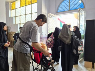 نبض فرهنگ در مسیر زائران؛ موکب «حسینیه کتاب» مهران میزبان دل‌نوشته‌ها و یادمان شهدای مقاومت