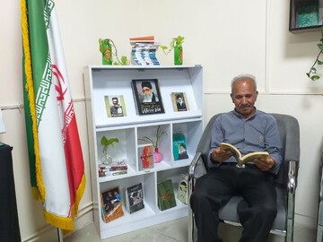 نبض فرهنگ در مسیر زائران؛ موکب «حسینیه کتاب» مهران میزبان دل‌نوشته‌ها و یادمان شهدای مقاومت
