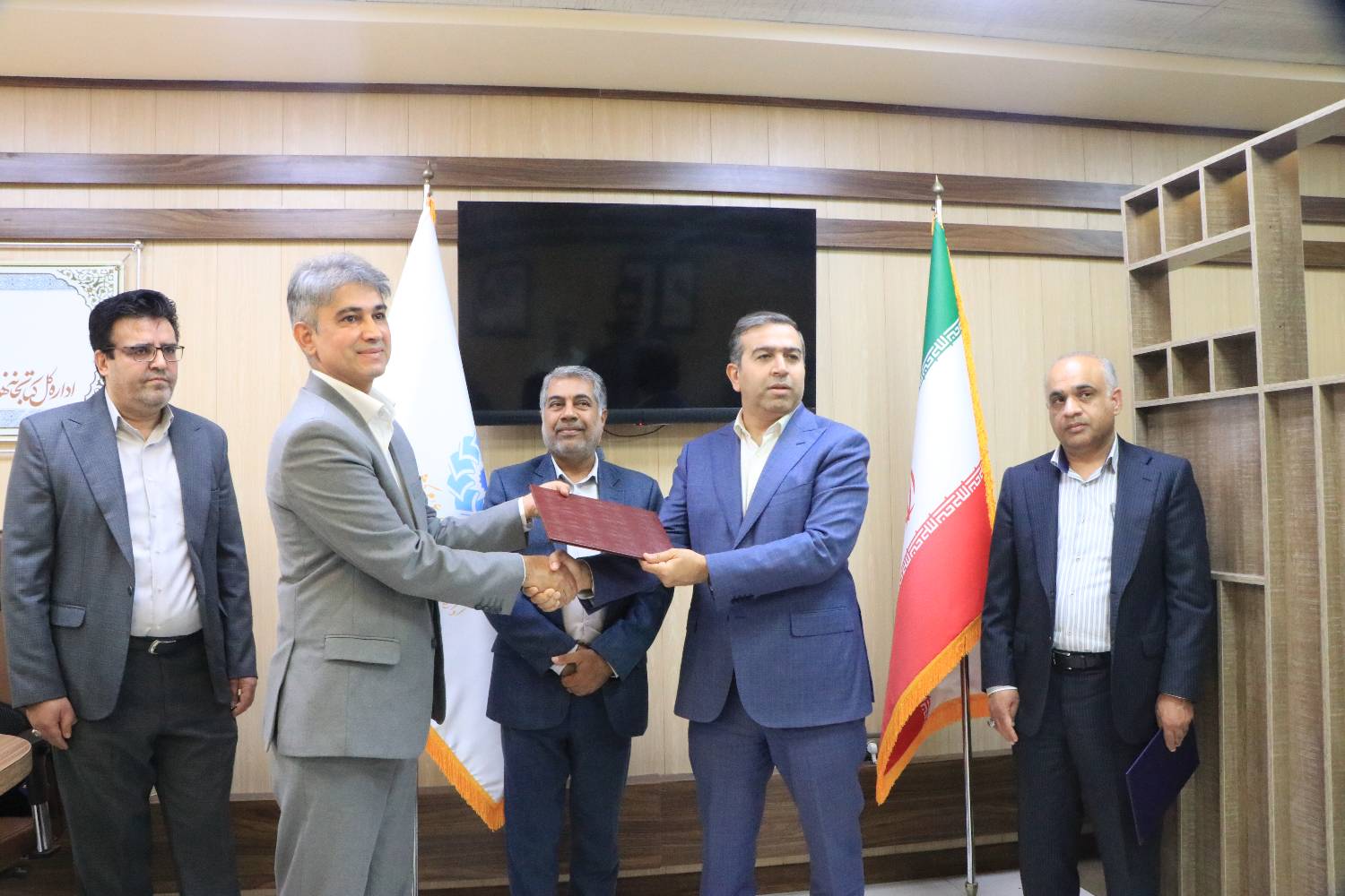 مراسم تودیع و معارفه ذیحساب ادارهکل کتابخانههای هرمزگان برگزار شد