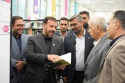 بازدید استاندار فارس از کتابخانه عمومی شهید آیت الله دستغیب شیراز