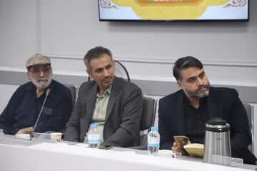 جلسه انجمن کتابخانه های عمومی قم