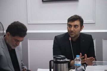 جلسه انجمن کتابخانه های عمومی قم