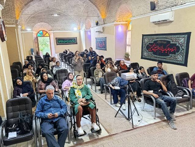 برگزاری کارگاه آموزشی «از ذهن تا عمل» ویژه اعضای ناشنوا و کم‌شنوا در کتابخانه مرکزی کرمان
