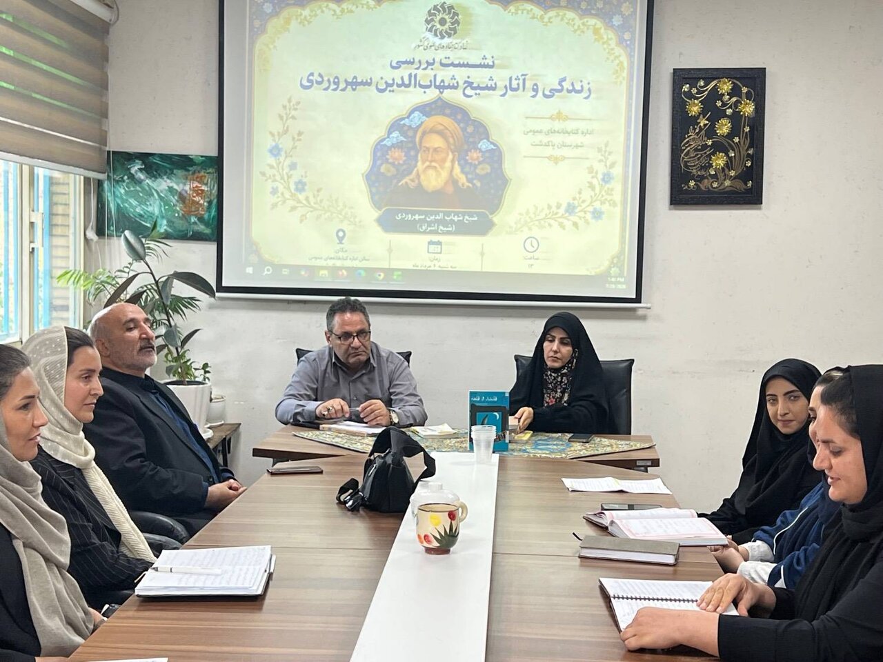 نشست صمیمی کتابخوانان پاکدشت در کتابخانه امام جعفر صادق (ع) برگزار شد