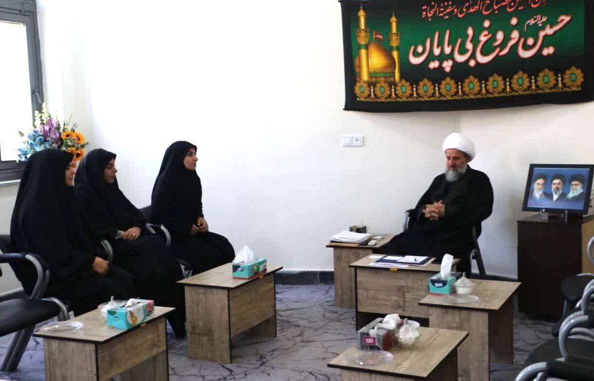 دیدار رئیس اداره کتابخانه‌های عمومی قرچک با امام جمعه شهرستان