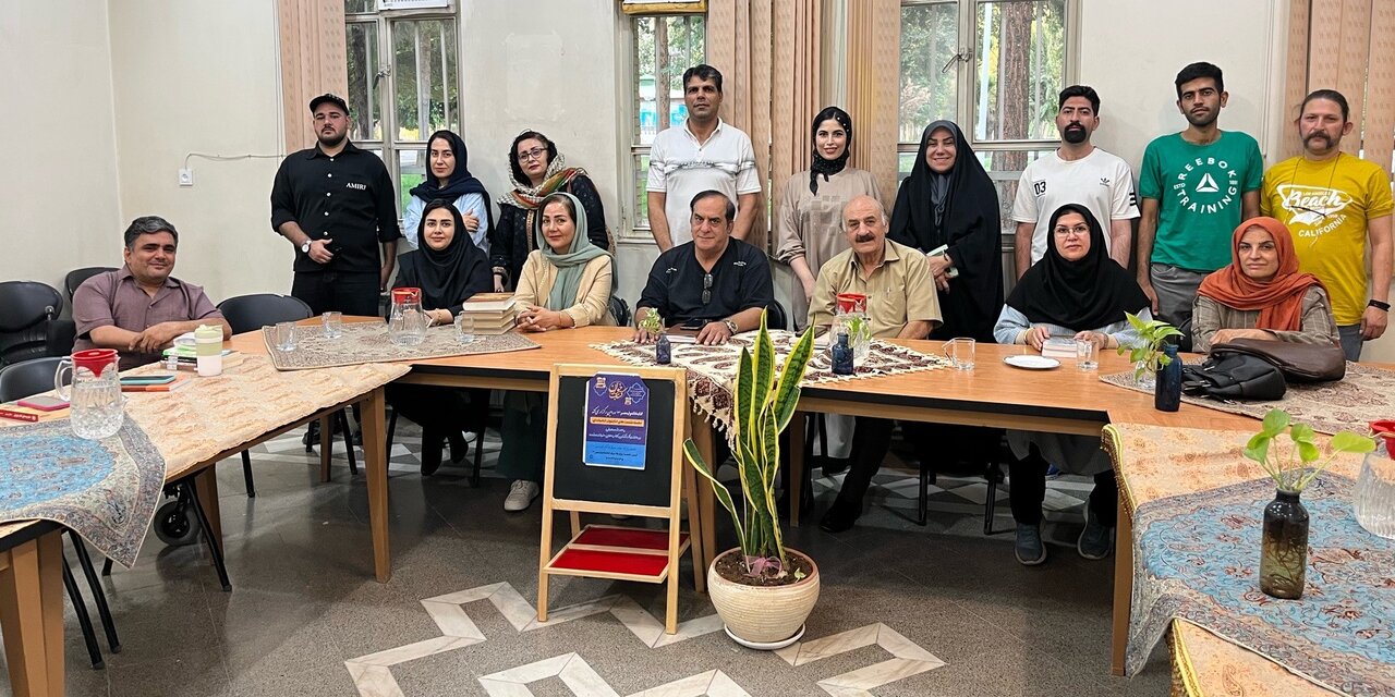 نشست کتابخوان با موضوع «اسطوره‌شناسی ایرانی» در کتابخانه ولیعصر (عج) ورامین