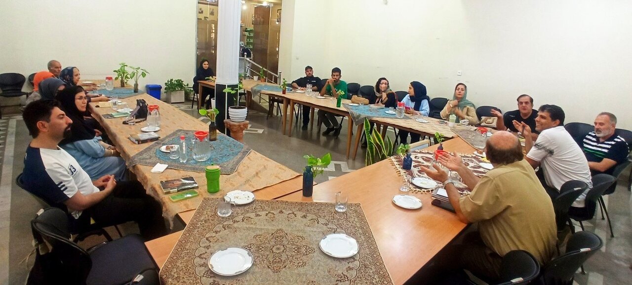 نشست کتابخوان با موضوع «اسطوره‌شناسی ایرانی» در کتابخانه ولیعصر (عج) ورامین