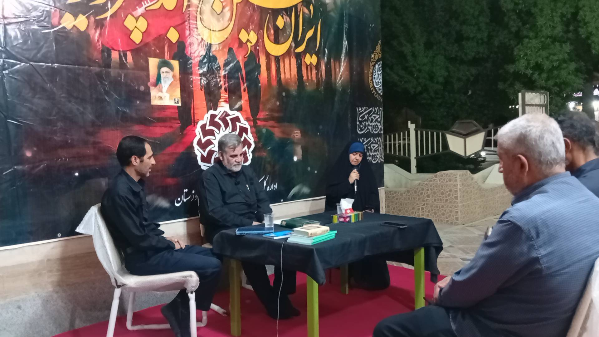طنین حماسه سرخ و یاد رهبر شهید در شب شعر موکب کتاب اربعین