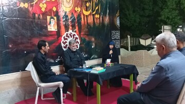 طنین حماسه سرخ و یاد رهبر شهید در شب شعر موکب کتاب اربعین
