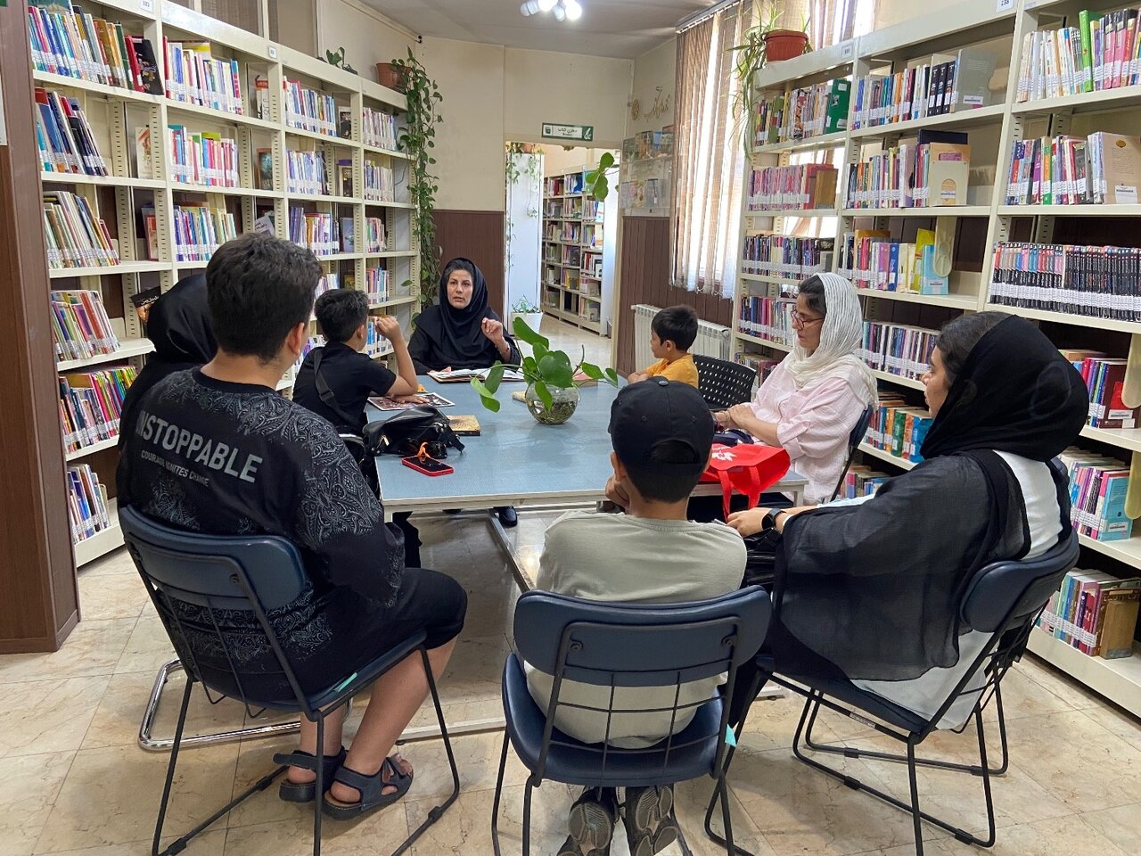 آوای حماسه با شاهنامه‌خوانی در کتابخانه‌های عمومی استان تهران پیچید
