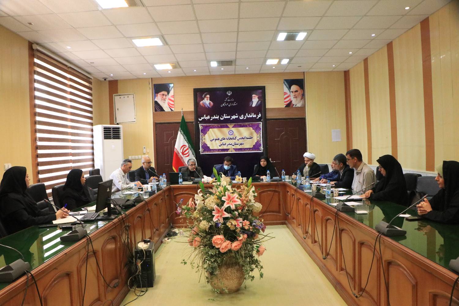 فرماندار بندرعباس بر توسعه فرهنگ کتابخوانی و تقویت زیرساخت‌های کتابخانه‌ای تأکید کرد
