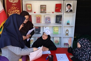 میزبانی موکب فرهنگی «کتاب حسینی» در پایانه مرزی تمرچین همچنان با شور و حال ادامه دارد