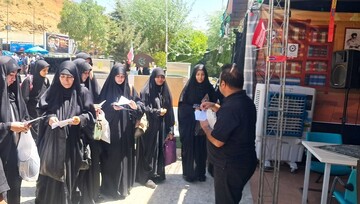 میزبانی موکب فرهنگی «کتاب حسینی» در پایانه مرزی تمرچین همچنان با شور و حال ادامه دارد