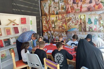 میزبانی موکب فرهنگی «کتاب حسینی» در پایانه مرزی تمرچین همچنان با شور و حال ادامه دارد