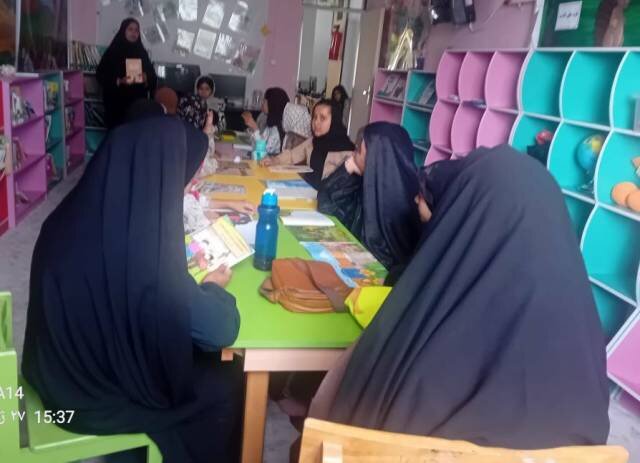 اجرای طرح «مادران دانا و قصه‌گو» در شهرستان رابر