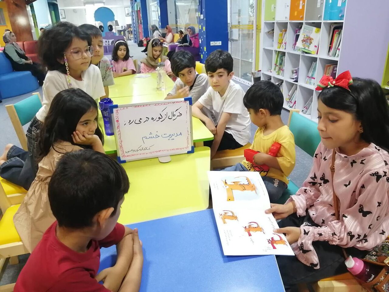 کارگاه مدیریت خشم با محوریت کتاب «فرگال از کوره در میرود» در کتابخانه مرکزی بجنورد برگزار شد