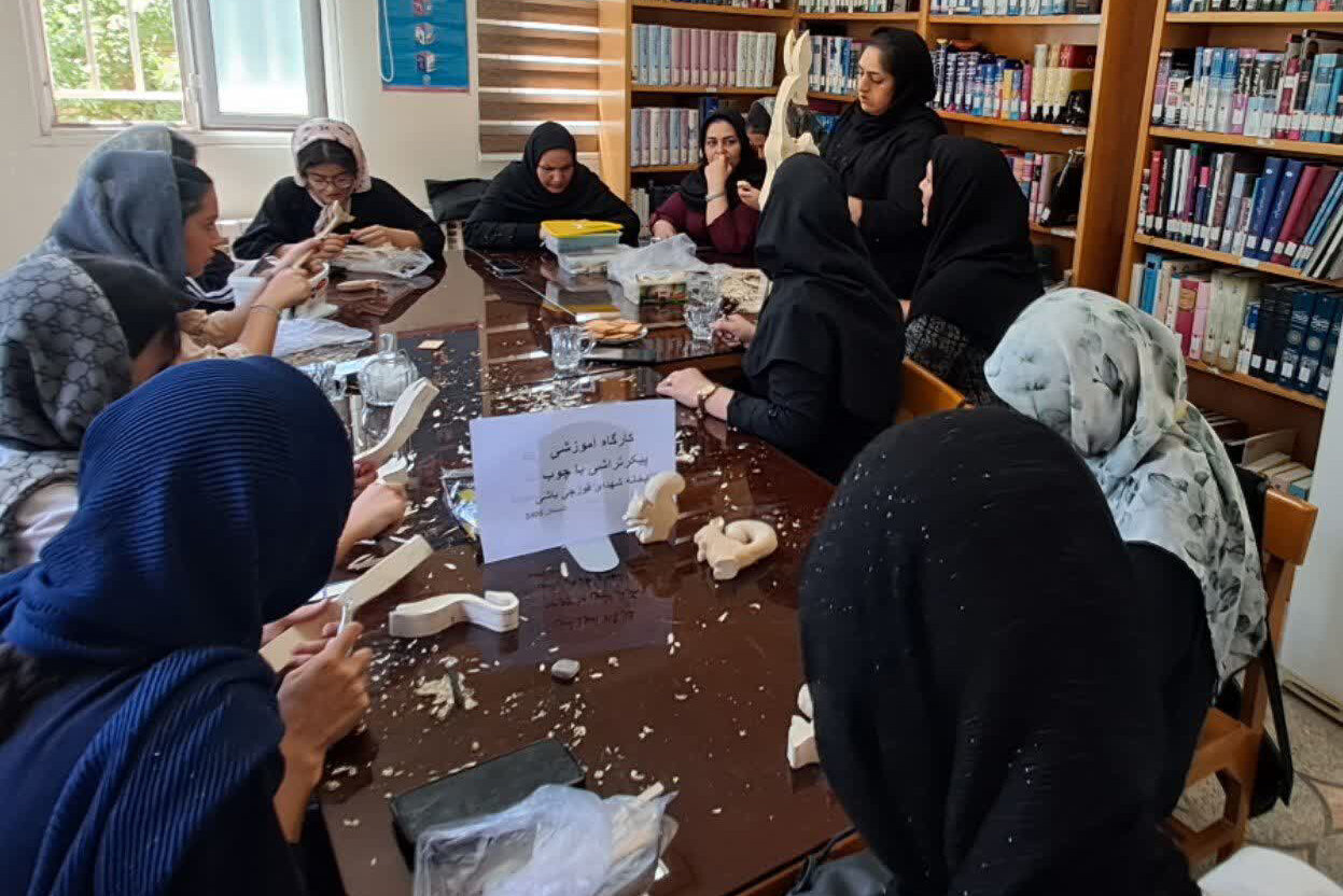 تداوم برنامه‌های فرهنگی و آموزشی در کتابخانه‌های عمومی استان مرکزی